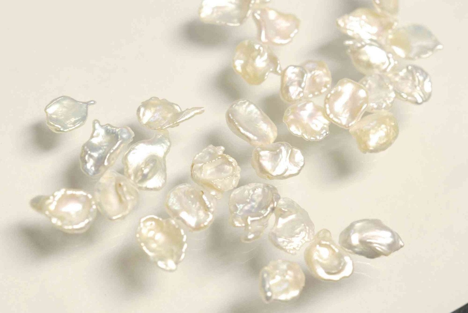 Briolette White Keshi Pearls 6-8mmTop Drilled Dancing----15 pieces BRIOLETTE Beads------new arrival deal K3001S