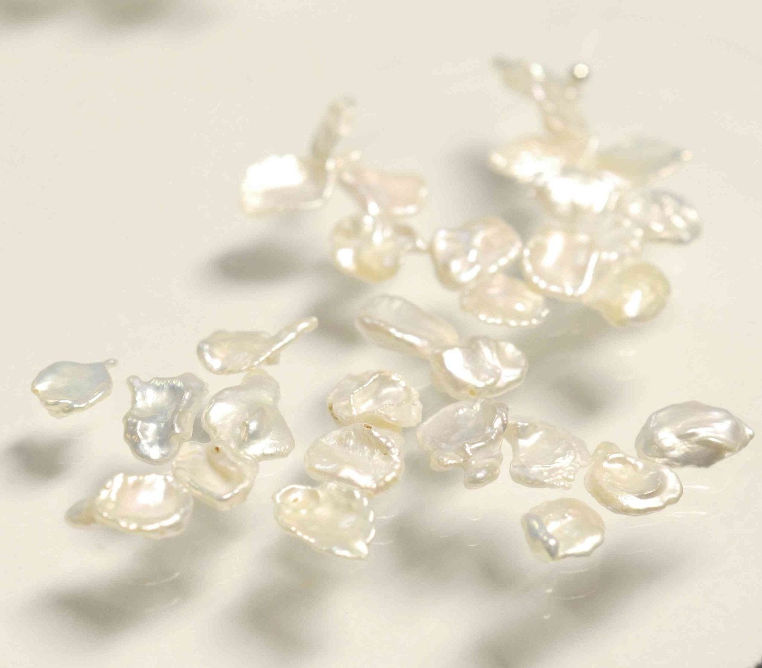 Briolette White Keshi Pearls 6-8mmTop Drilled Dancing----15 pieces BRIOLETTE Beads------new arrival deal K3001S
