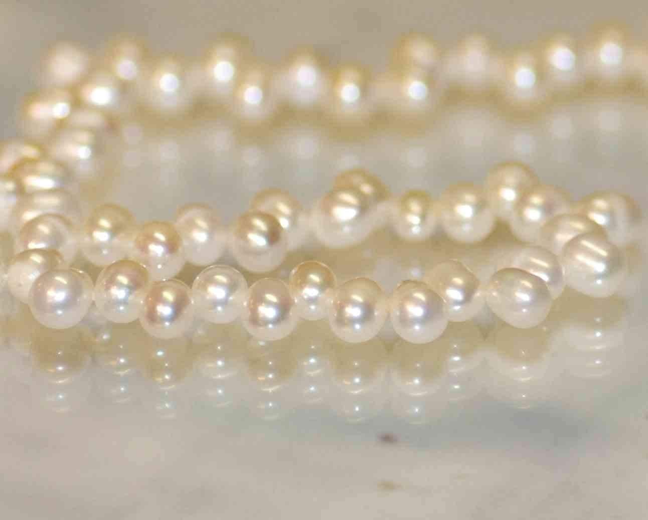 AA 5X8mm Top Drilled Rice Pearl Ivory White Dancing briolette Freshwater Pearls----full strand 15" -----Excellent Bargain