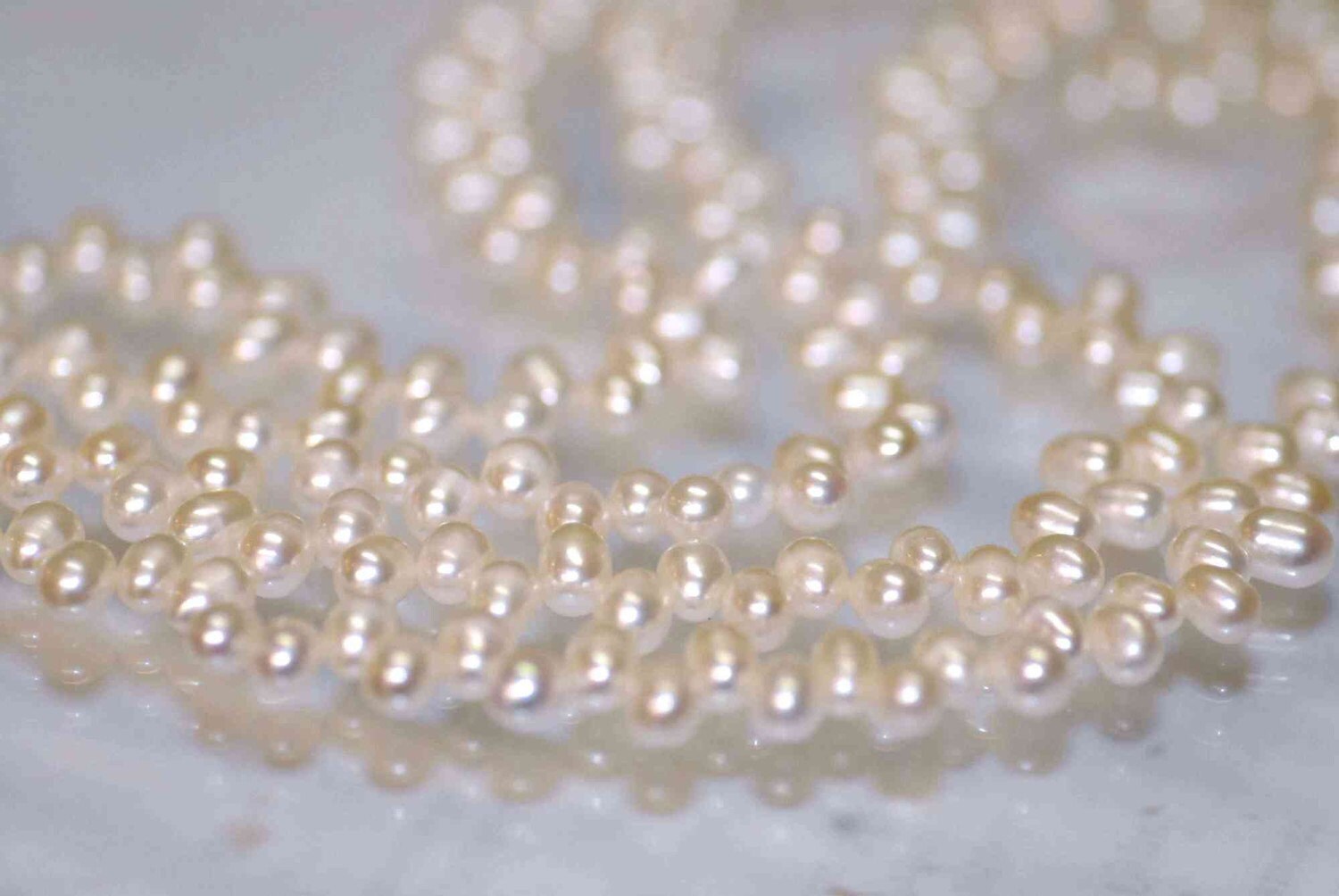 AA 5X8mm Top Drilled Rice Pearl Ivory White Dancing briolette Freshwater Pearls----full strand 15" -----Excellent Bargain