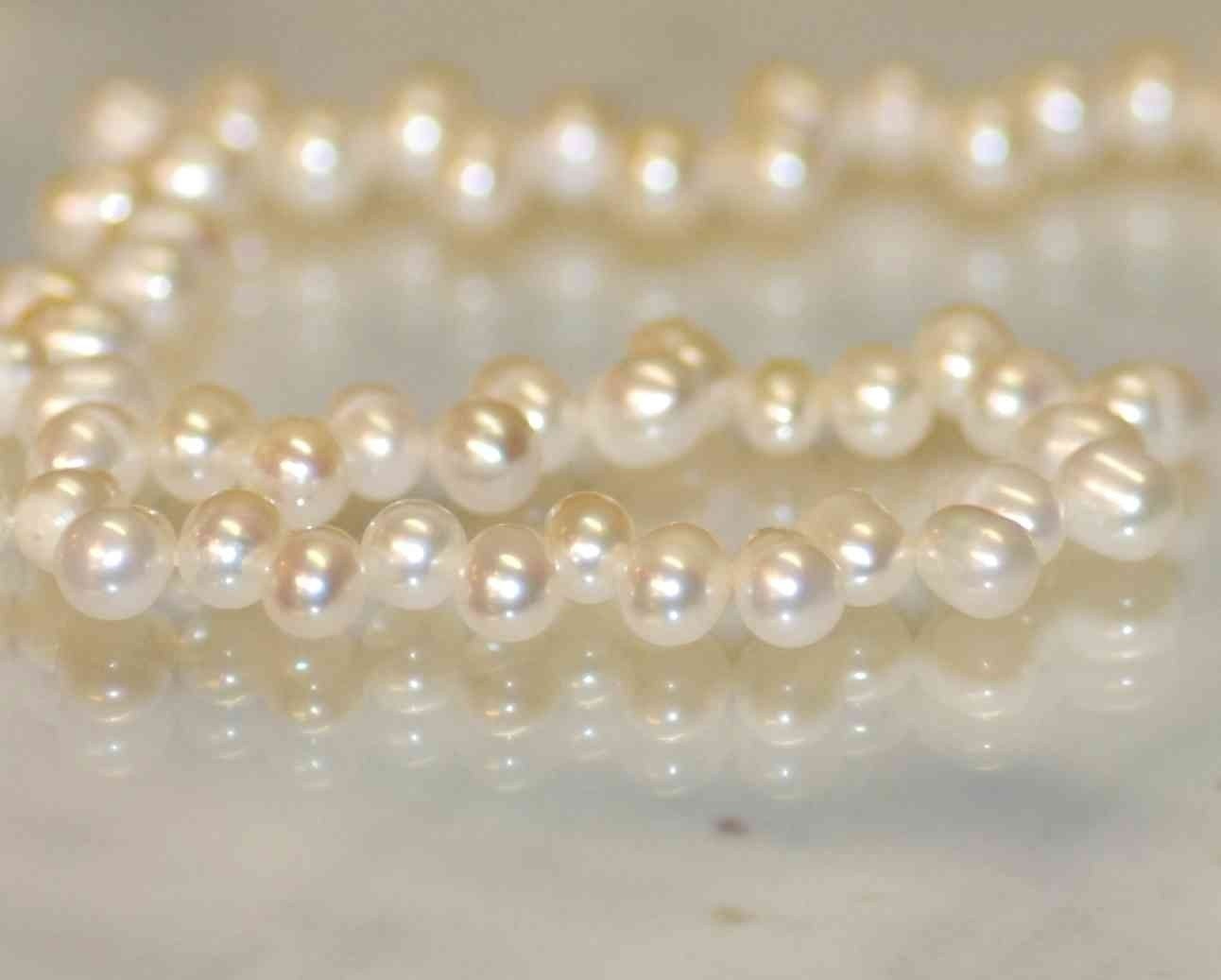 AA 5-6X7-8mm Top drilled Dancing Freshwater Pearl, ivory white briolette tear drop pearl beads, loose pearl 15" full strand--Bargain