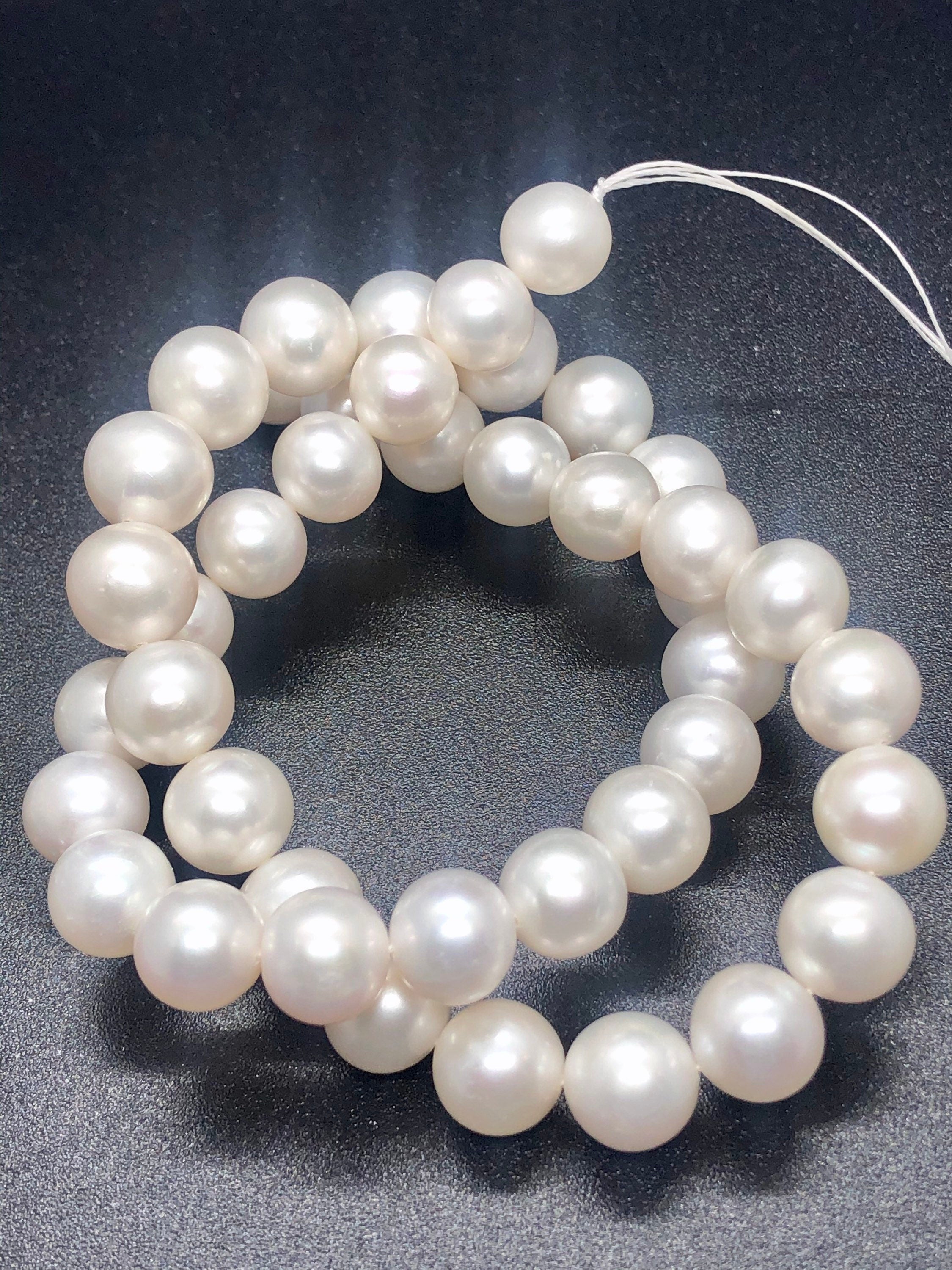 AA+ High quality Luster 10-11mm round Freshwater Pearl Natural Ivory White Pearl Beads 15.5'' Full Strand 40+ pc genuine pearl---#RS3010A