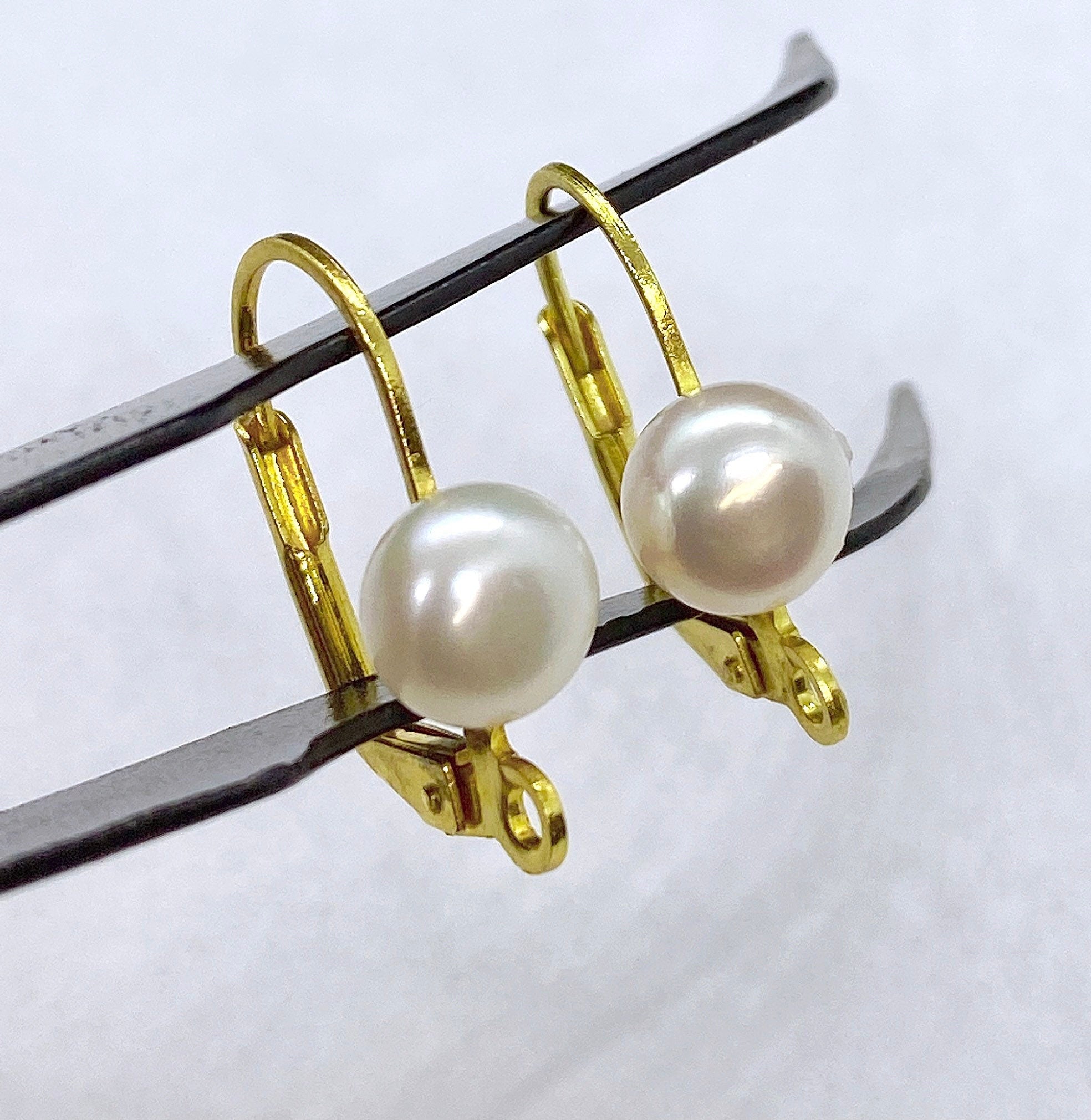 18k yellow Gold plated over Copper Lever Back Earring Wire with 7mm round freshwater pearl and Loop - Nickel Free - pair 2 Pc -F9121