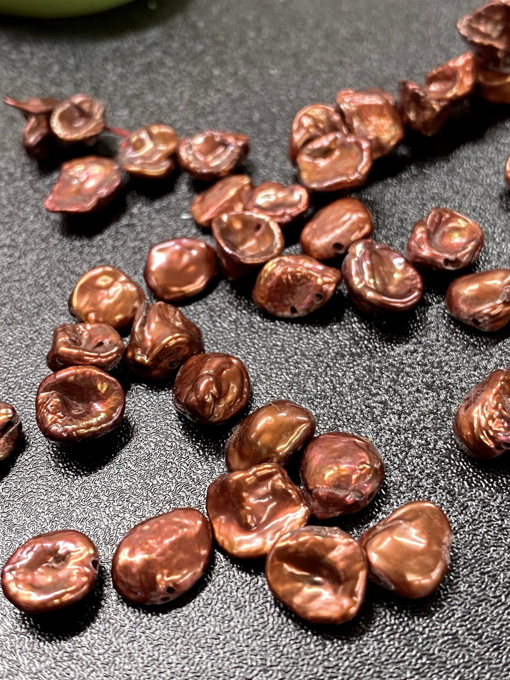 AAA quality 7-8mmX9-10mm Briolette bronze Keshi Pearl, Top Drilled pearl, short strand 15pc delegate Dancing pearl Beads, new arrival K3009