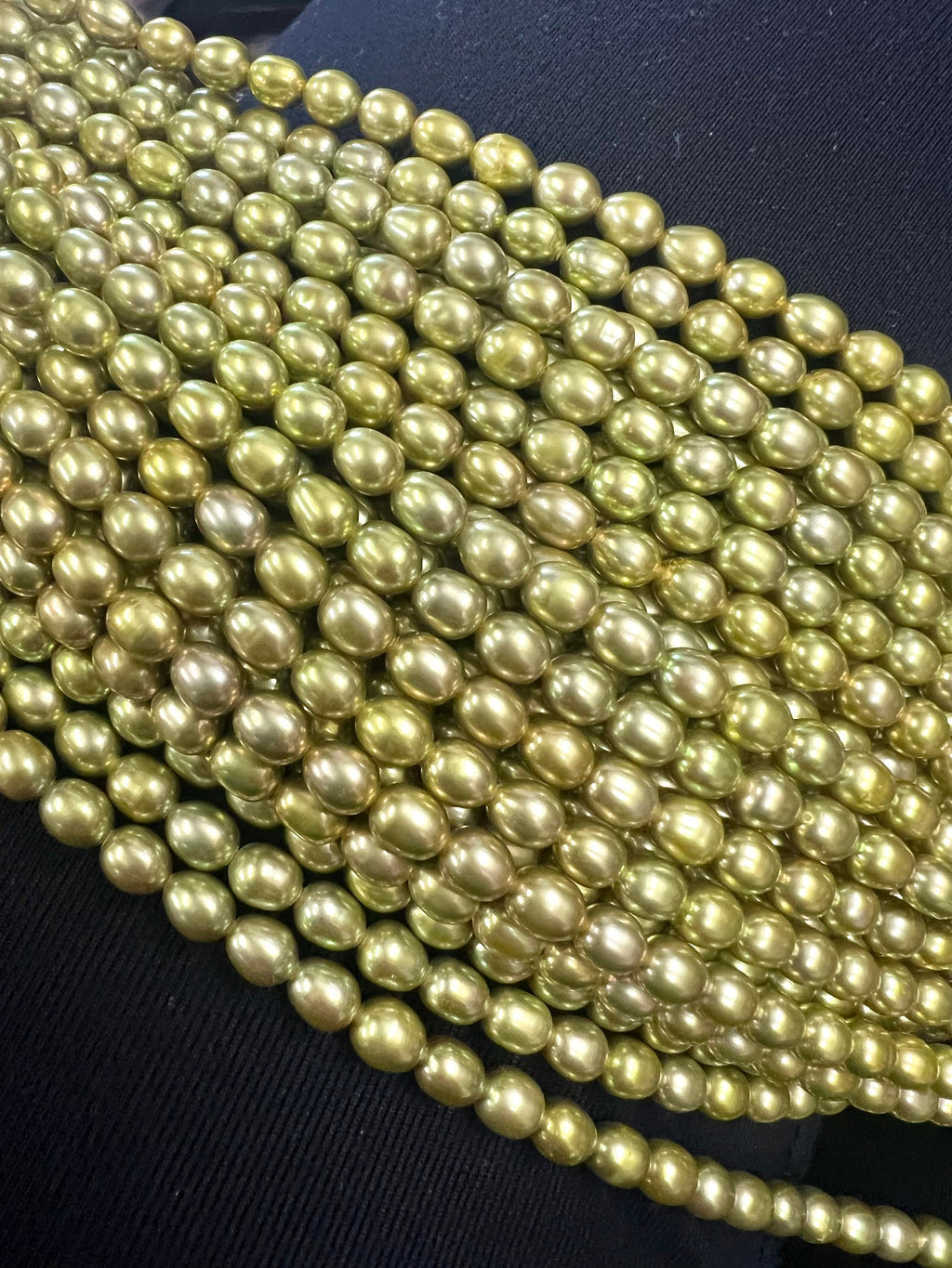 AAA+ gem quality 5mmX6mm Rice Oval Pearl, 16" full strand Stunning olive green Freshwater pearl 65+ pc loose pearl beads #DR3206 New SALE