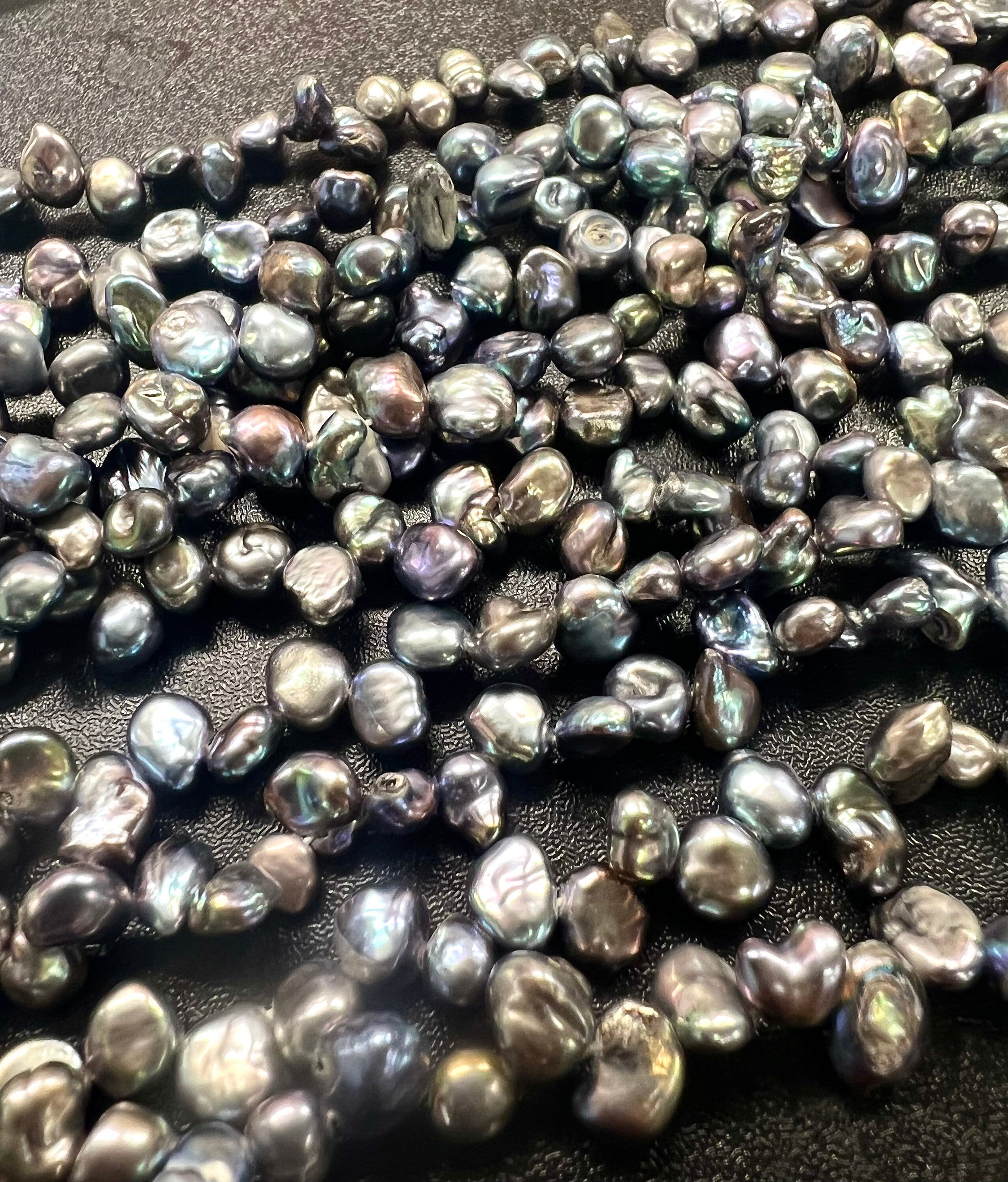 AA+ 5-6mmX6-8mm Briolette peacock blue Keshi Pearl, Top Drilled Dancing pearl, 15 pcs BRIOLETTE Beads, NEW deal K3011P