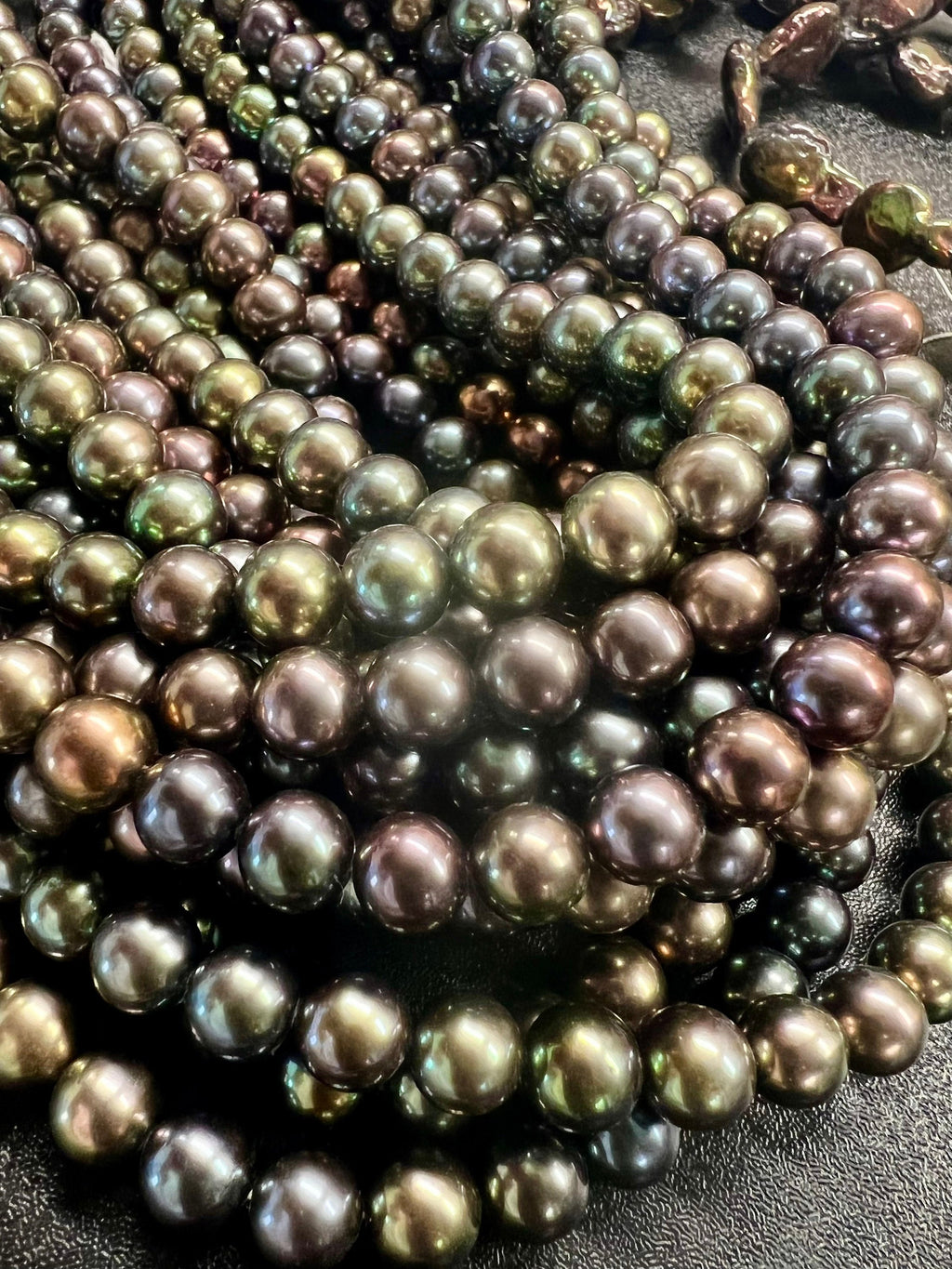 AAA+ Top quality 7-8mm Rare metallic Rainbow Peacock Round Freshwater Pearl, Genuine Tahiti Peacock blue Cultured Pearl 15" Strand #RS2107A