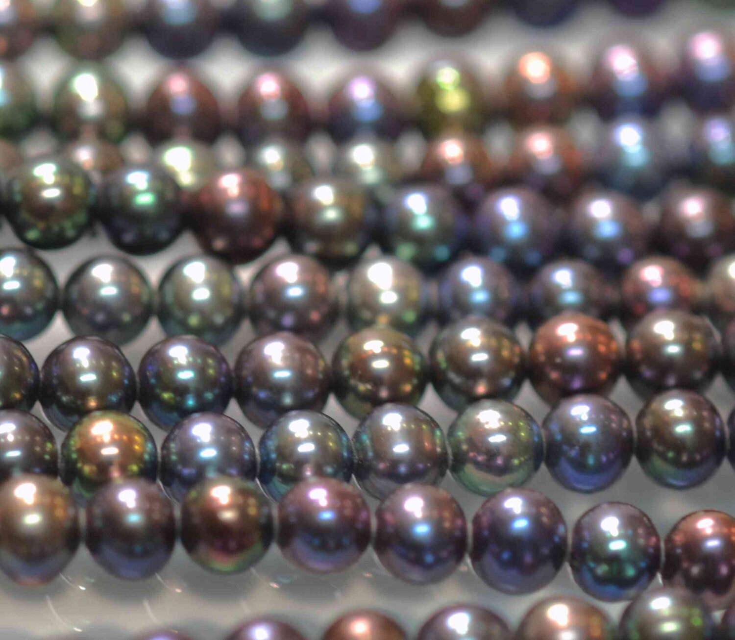 AA quality 5-6mm, Full Strand 15“ strand Freshwater Pearl, round off stunning rainbow peacock seed pearl---New arrive Sale