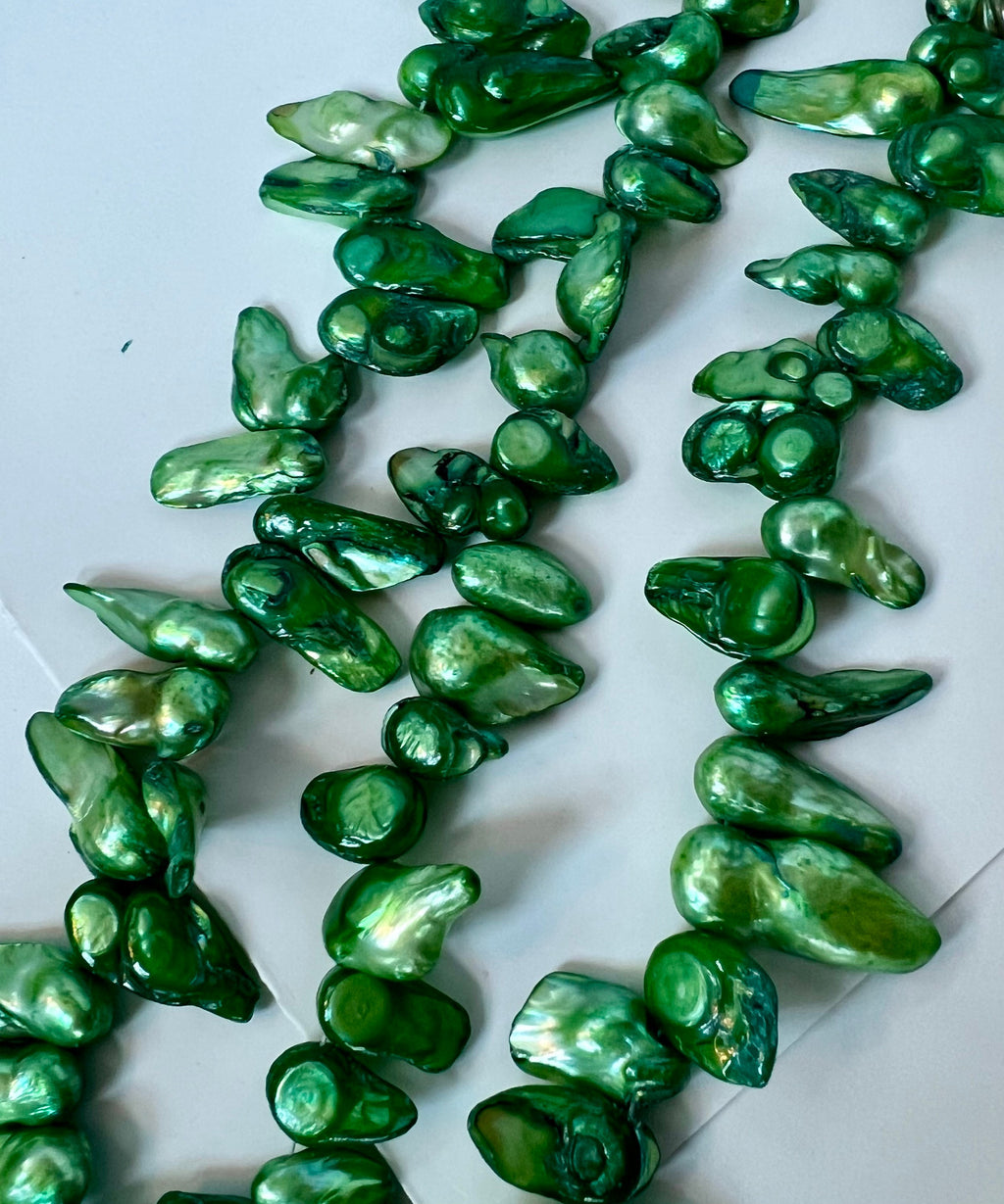 Large 10X20mm teeth Biwa dancing baroque Freshwater pearl, Apple Green color Briolette top drilled pearl, full strand  15" -----on sale