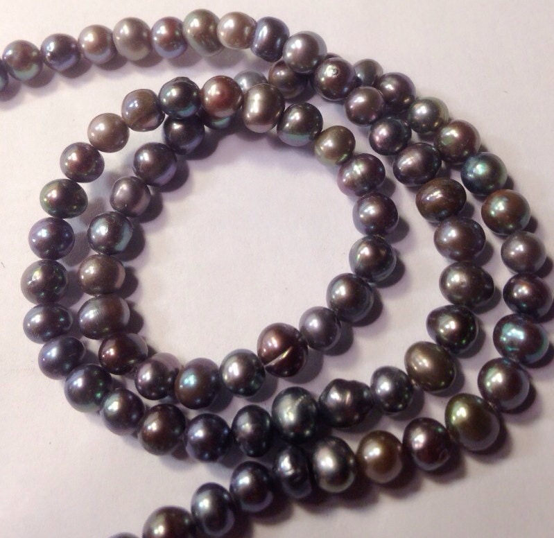 AA 4-5mm Seed Pearl Round Potato Pearl Freshwater Pearl peacock pearl beads----15" inch full strand 82pc #SD7011 NEW