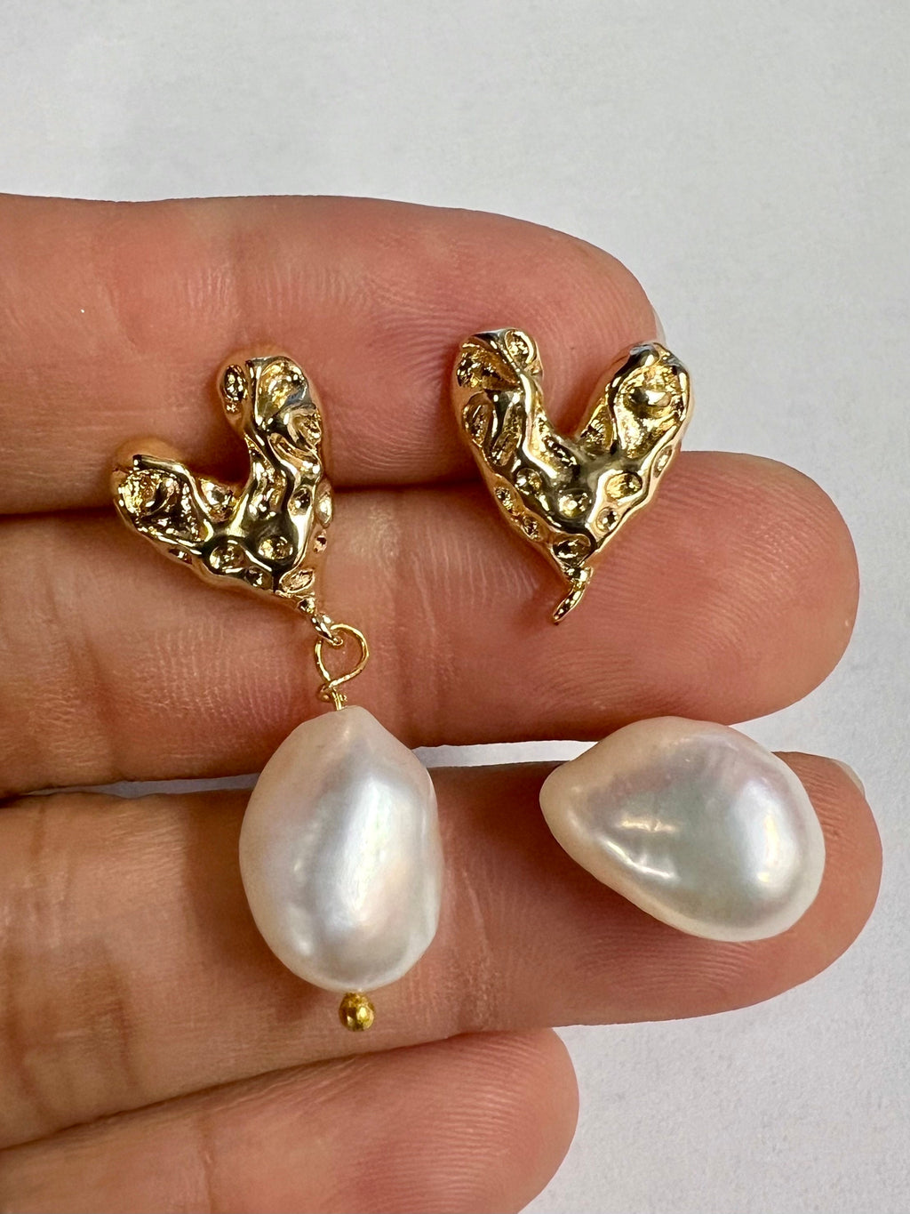 14k Gold plated earring stud 1 pair, Love Heart Earring stud for baroque pearl earrings post, hammered heart vermeil DIY supplies #FDC022NEW