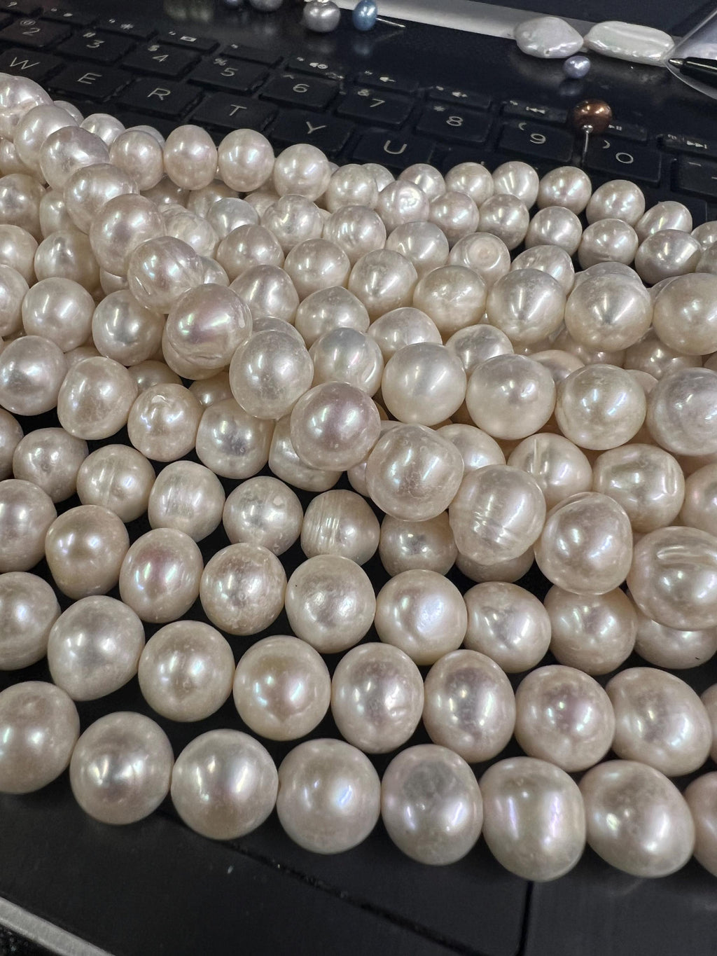 Good quality Luster 9.5-10mm round off Freshwater Pearl Ivory White Pearl Beads 15.5'' Full Strand 40+ pc genuine pearl---#RS3010B