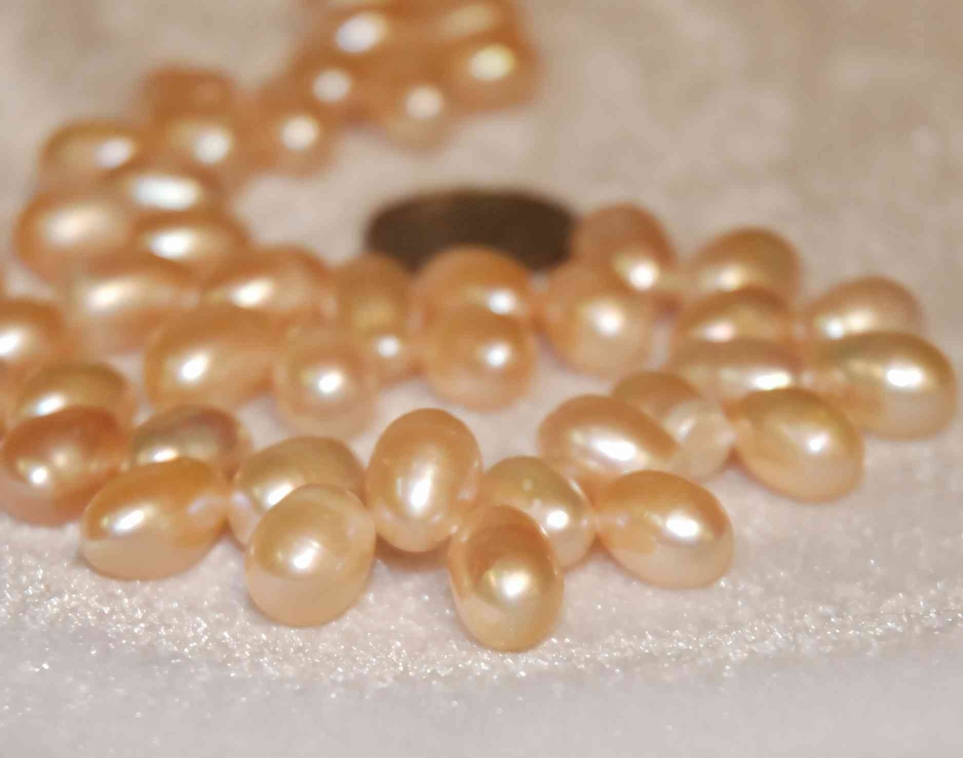 Top Drilled Dancing Pearl Freshwater Pearl 11mmX8mm Large Natural Peach, 15 inches Full strand top drilled BRIOLETTE  pearl